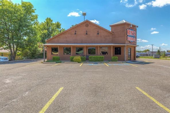 Runts BBQ: 1105 W Cherokee St, Wagoner, OK 74467